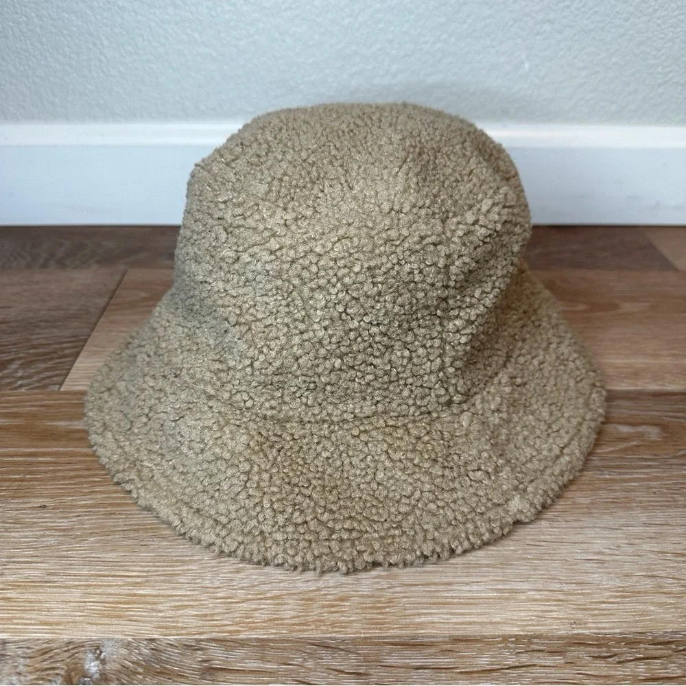 Uniqlo Women's Faux-Sherling Bucket Hat, OS